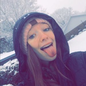 Meet your Posher, Ella